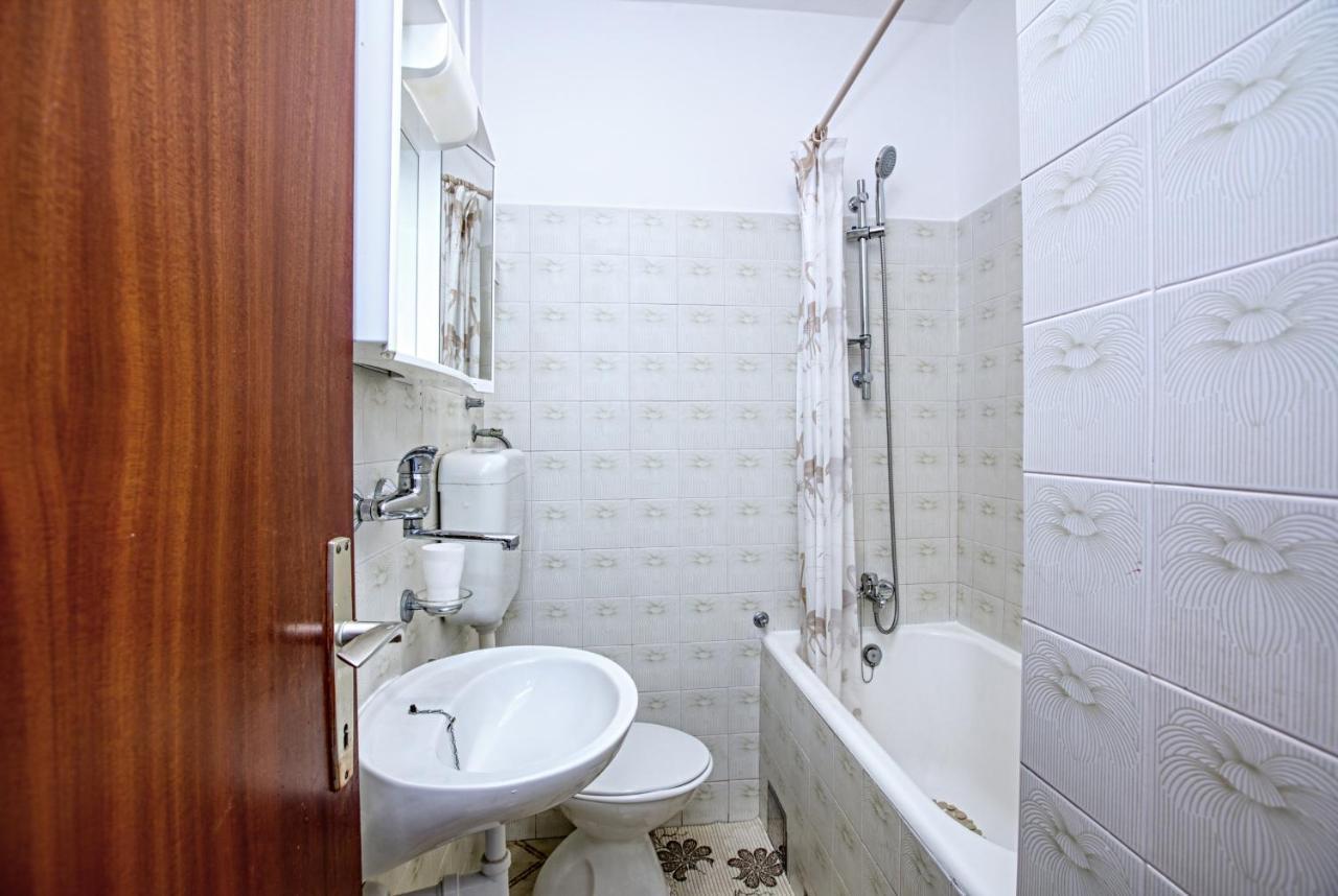 Apartments And Rooms By The Sea Tisno, Murter - 5128 Ngoại thất bức ảnh