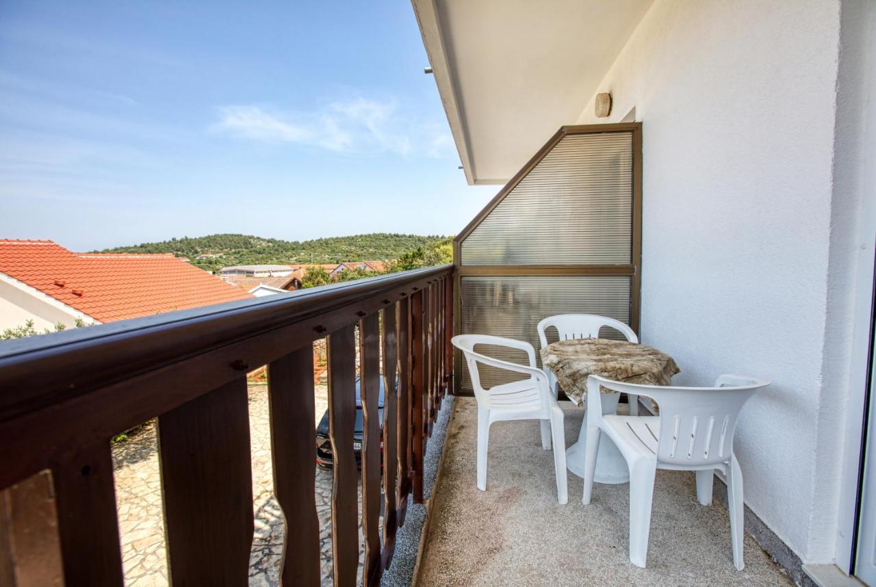 Apartments And Rooms By The Sea Tisno, Murter - 5128 Ngoại thất bức ảnh
